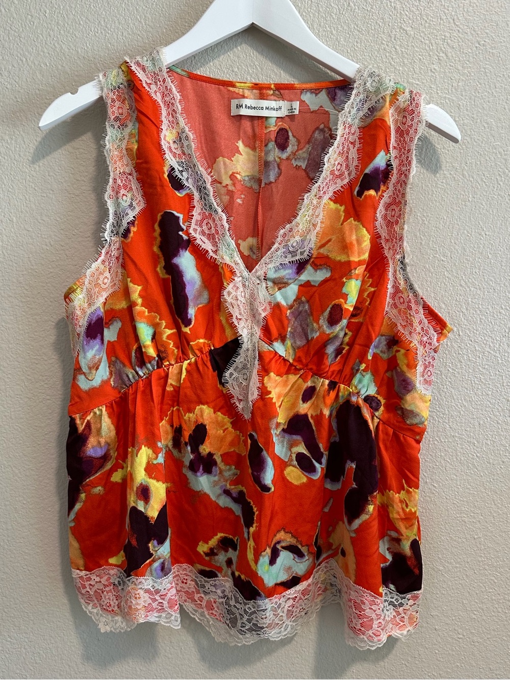 ☀️ REBECCA MINKOFF Floral V-Neck Sleeveless Top with Lace Trim